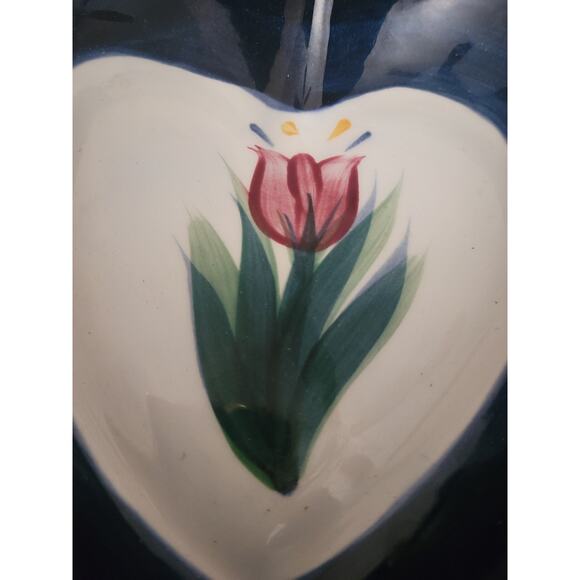 Heart Shape Bowl by P Silkotch Hand Painted Royal Blue Pink Tulip 1992 Signed - Picture 2 of 8